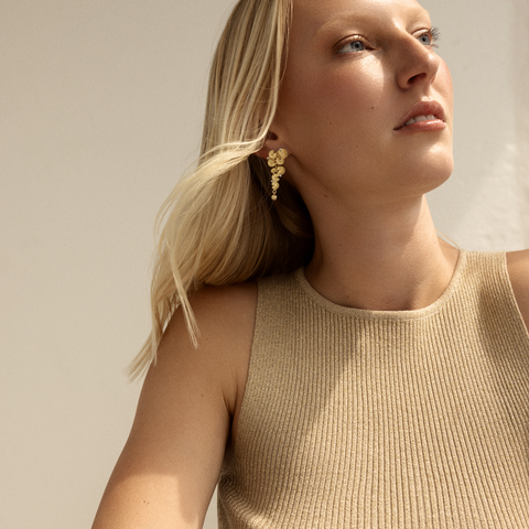 Cascade earrings in 18ct gold with diamonds